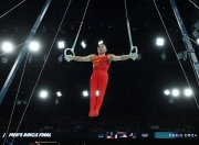 爱游戏-运动员在比赛中展现出色技术