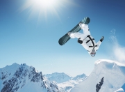 爱游戏在线-突尼斯闪电席卷美加墨，焦点战连续得分压制尼斯队