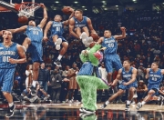 爱游戏大厅-从东北虎牢笼到F1赛道，两种接管比赛的疯狂夜晚