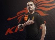 爱游戏APP-诺坎普最后的城墙，欧冠决赛之夜，皮克用沉默筑起红蓝巨塔