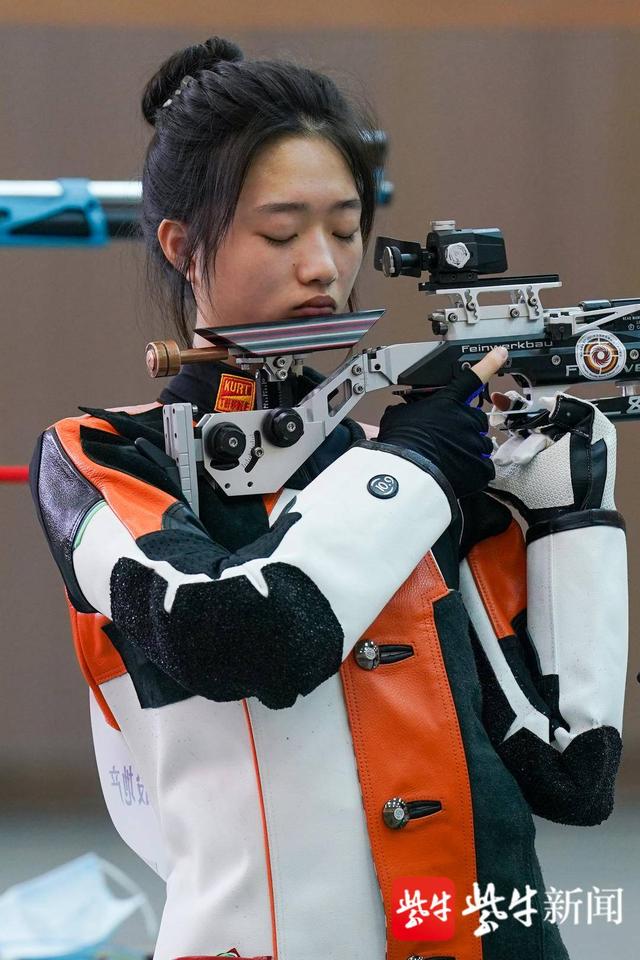 斯洛伐克队在射击比赛中斩获冠军