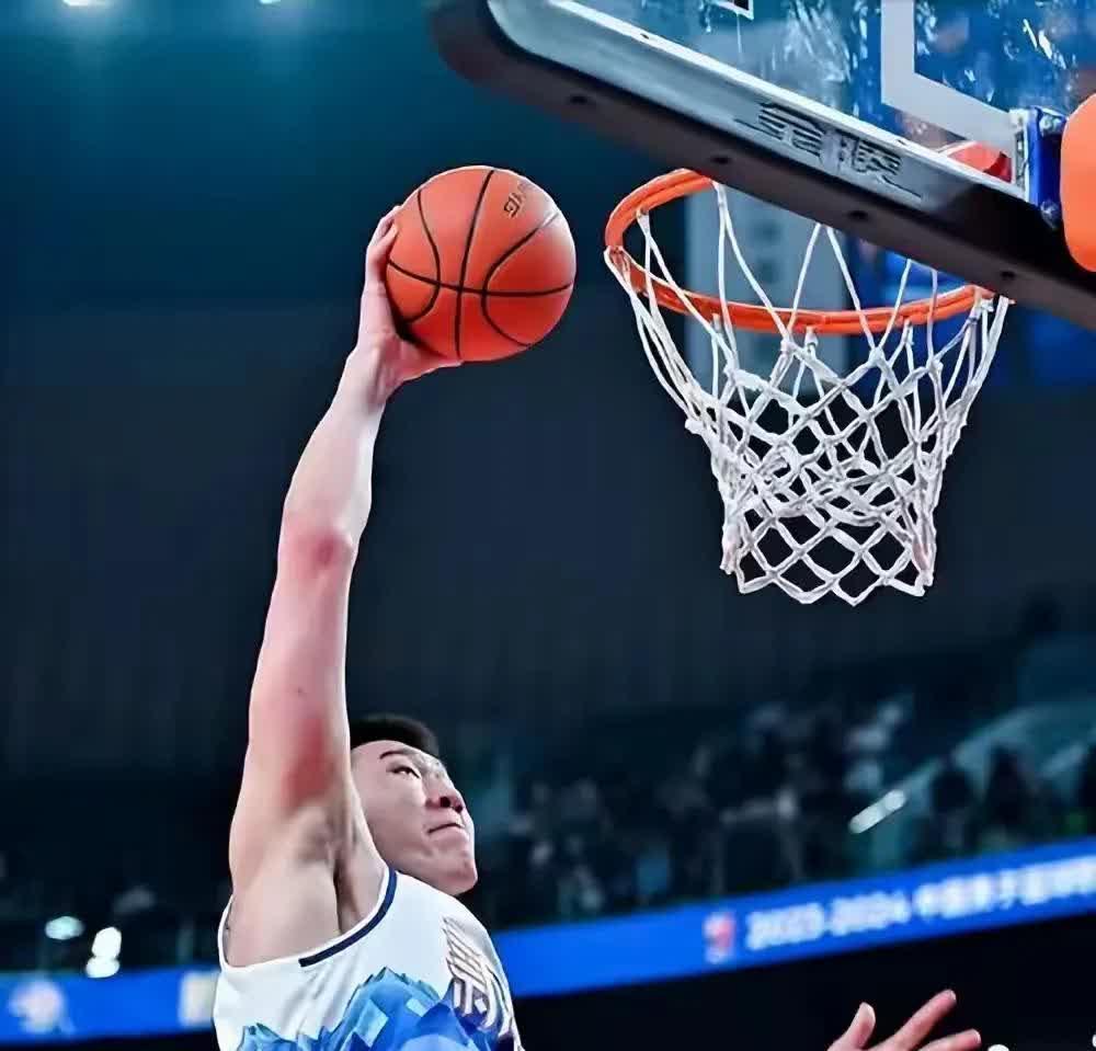 山东再胜新疆，保持不败纪录的简单介绍