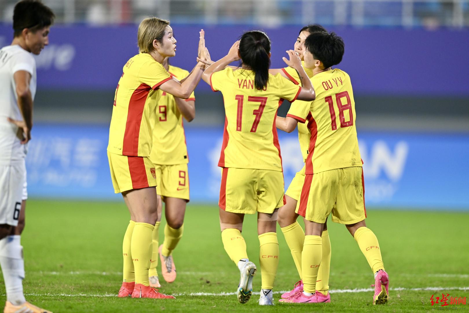 泰国女足传扬乐观精神，全力以赴