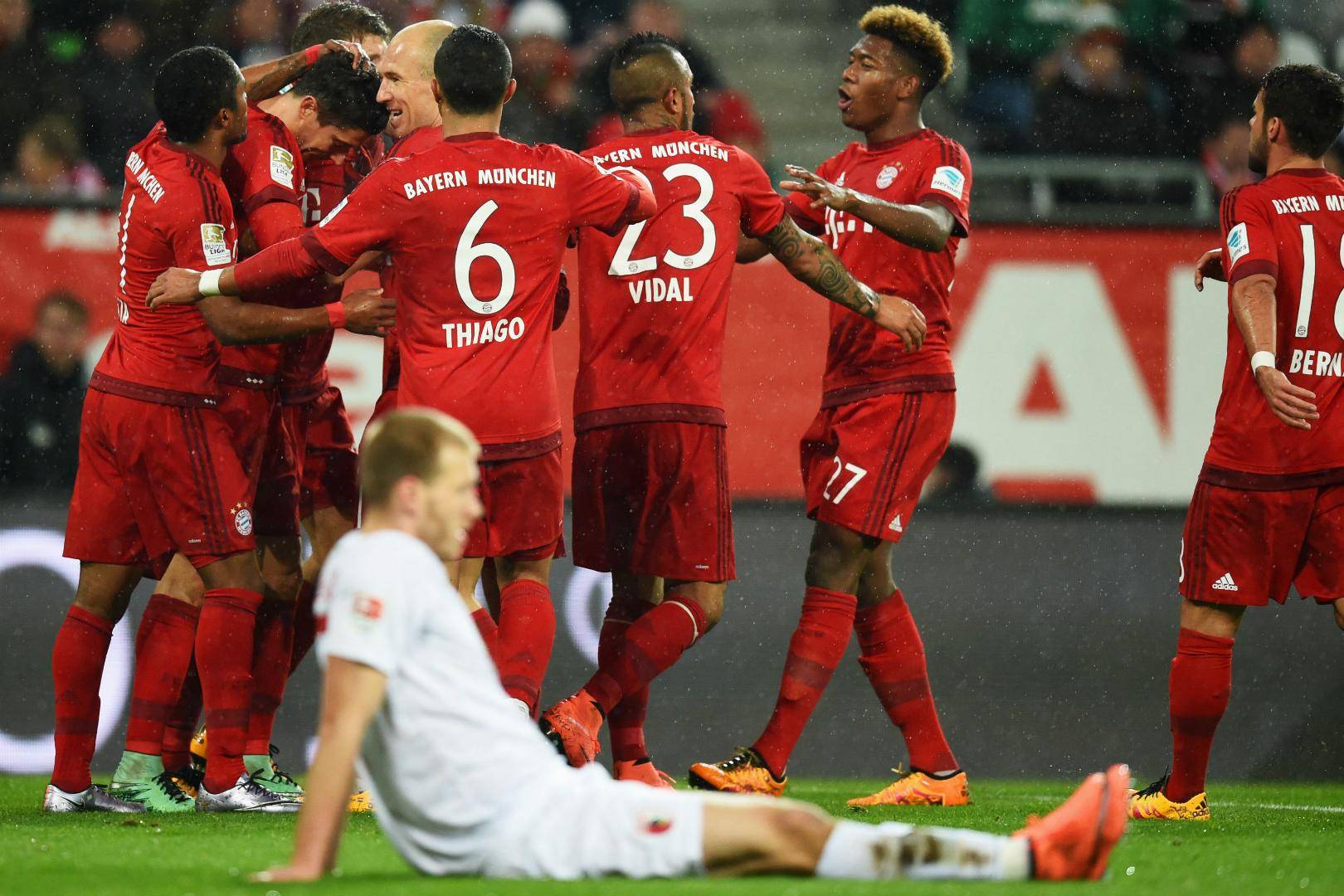 弗莱堡遭遇失利,德甲保级形势严峻 弗莱堡遭遇失利,德甲保级形势严峻