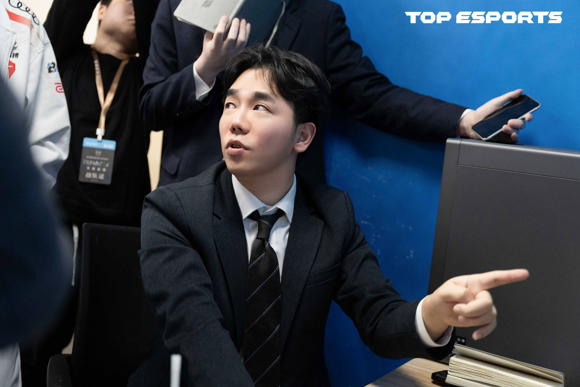 TES翻盘BRO，Viper开启传奇时刻激烈交锋淘汰赛，强势挺进下一轮的简单介绍