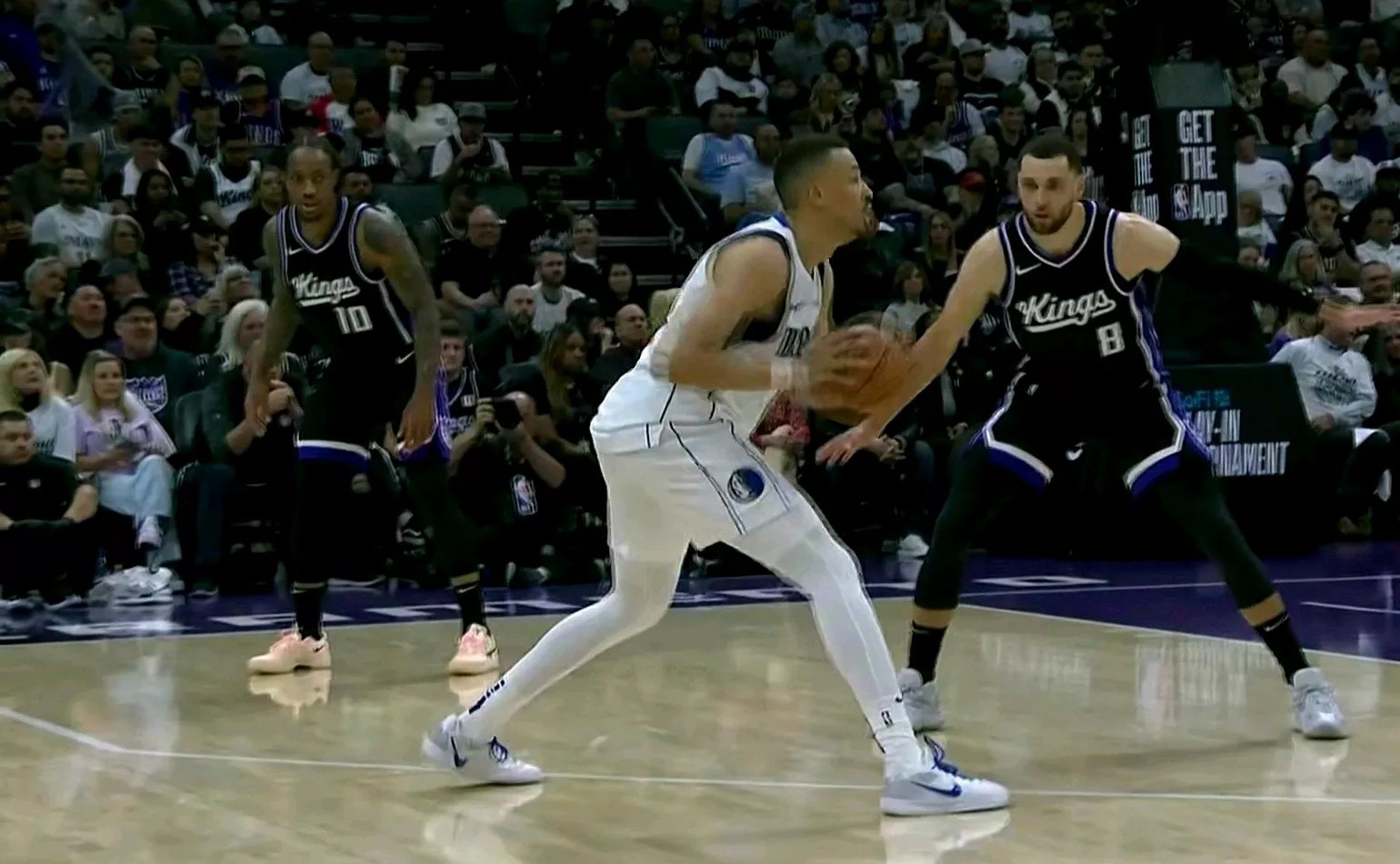 独行侠惨败开拓者，无缘晋级的简单介绍