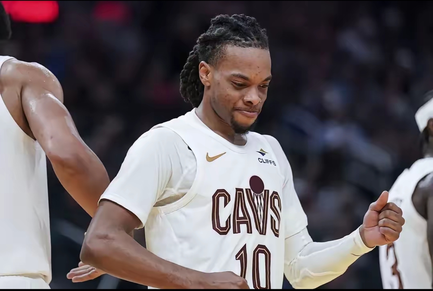 詹姆斯两双!骑士击败猛龙 詹姆斯两双!骑士击败猛龙