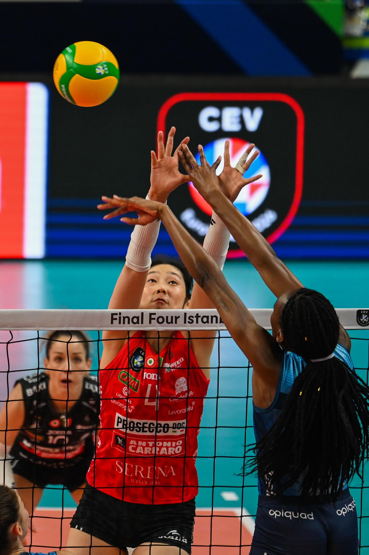 排球比赛关键时刻，金牌终于胜出