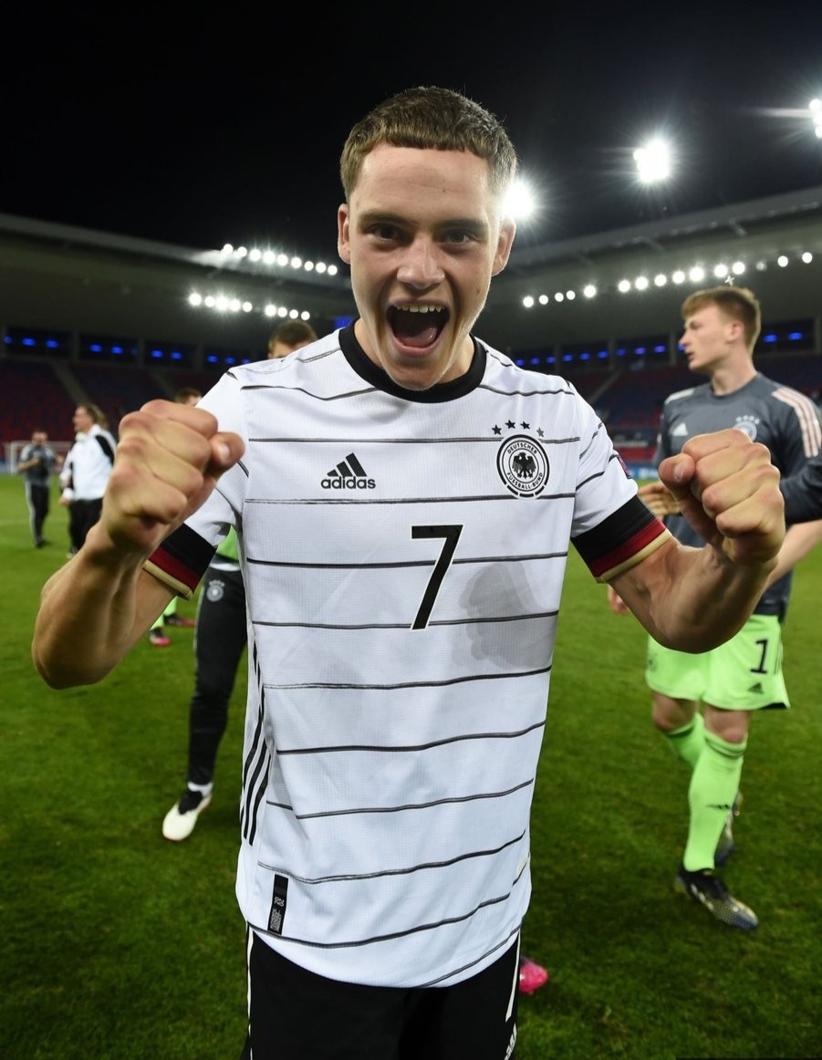 巴西完胜勒沃库森，哈弗茨扛起全队