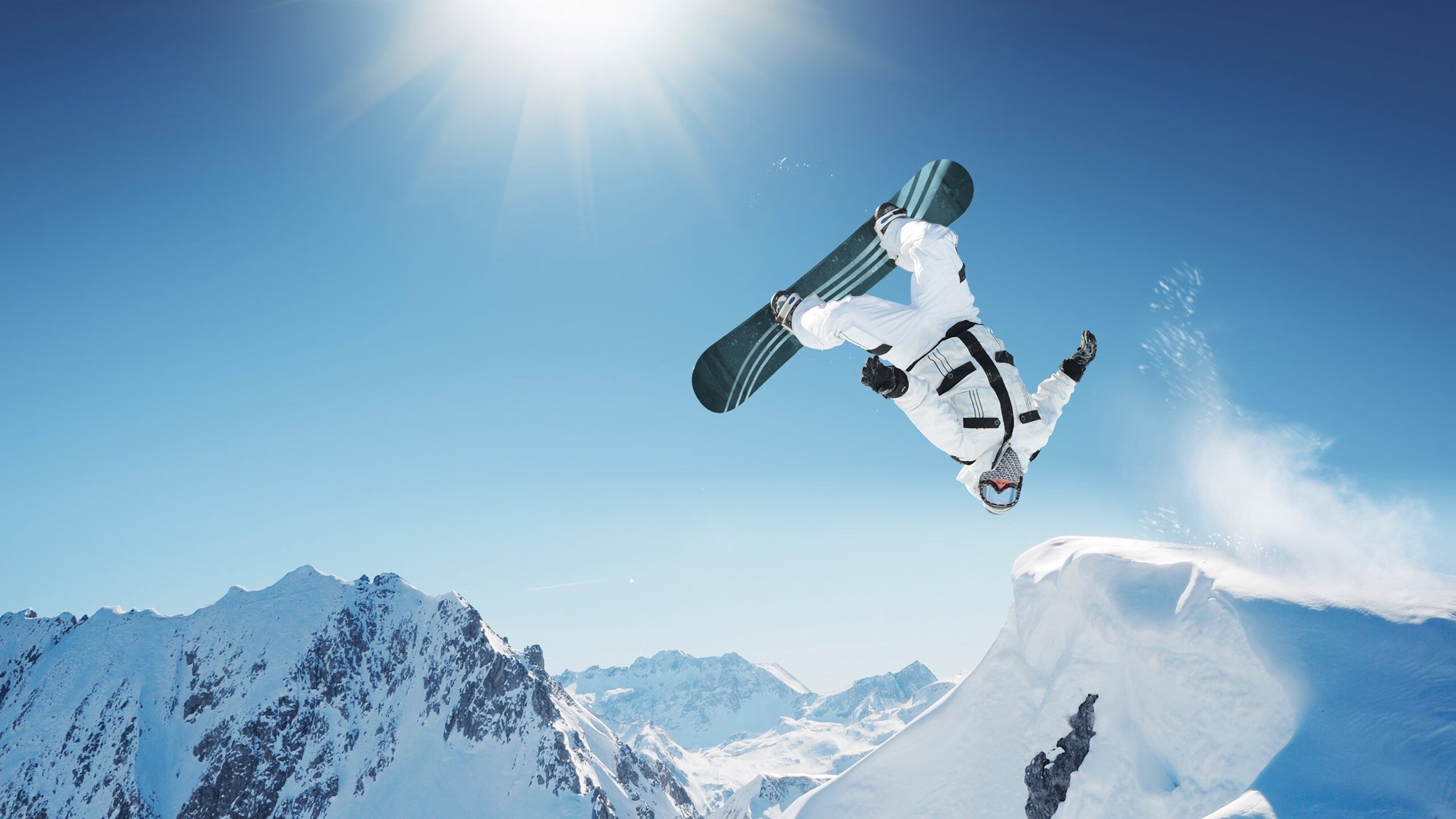 跨界巅峰战！拉文神仙球绝杀，辽宁险胜雄鹿震撼篮坛